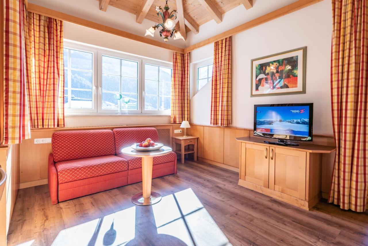 Apparthotel Sonnenhof Mayrhofen Exterior photo